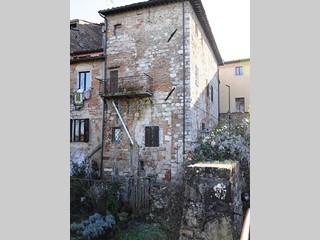 Appartamento in Vendita a Colle di Val D'Elsa, 250'000&euro;, 250 m²