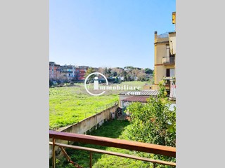 Trilocale in Vendita a Roma, 155'000&euro;, 85 m²