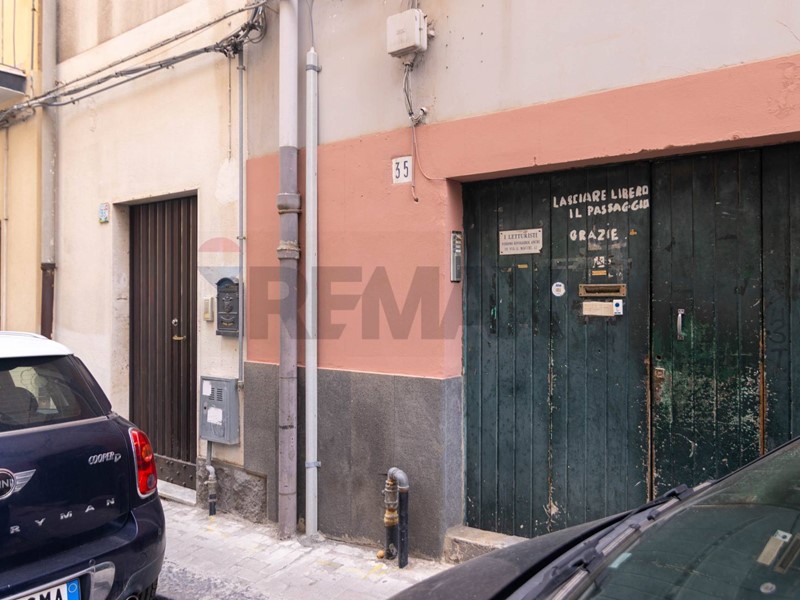 Quadrilocale in Vendita a Catania, 115'000&euro;, 100 m²
