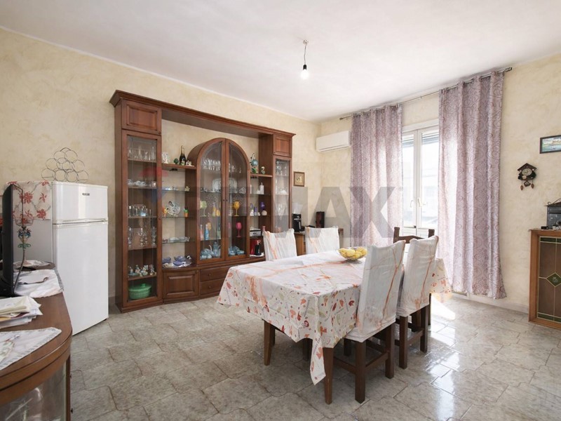 Appartamento in Vendita a Catania, 77'000&euro;, 110 m²