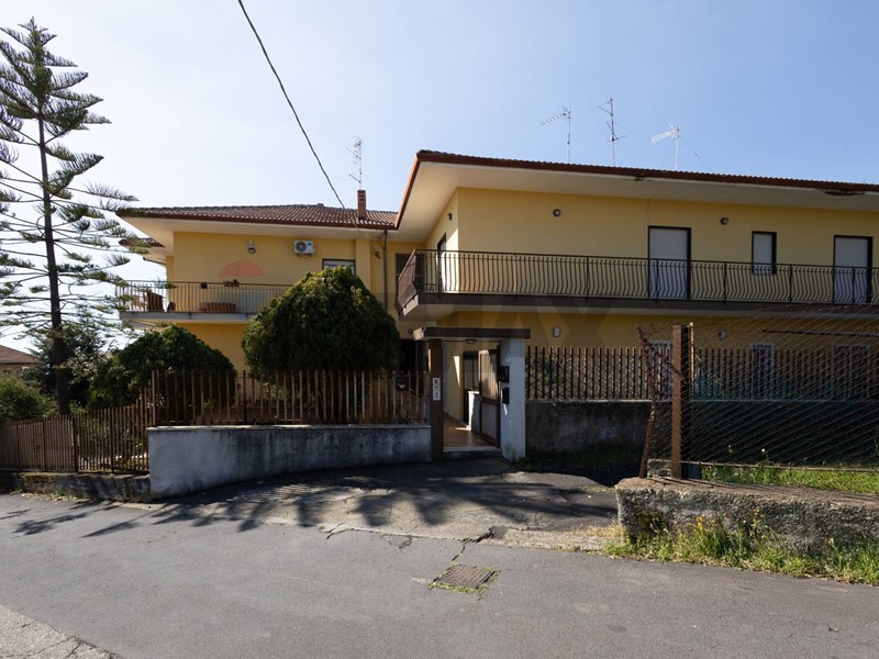 Trilocale in Vendita a Zafferana Etnea, 97'000&euro;, 95 m²