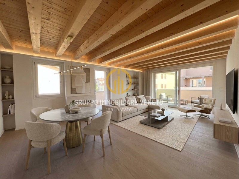 Appartamento in Vendita a Treviso, 365'000&euro;, 110 m²