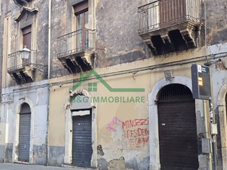 Quadrilocale in Vendita a Catania, 107'000&euro;, 146 m²