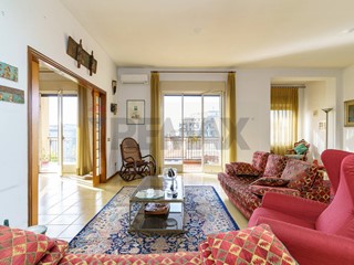 Appartamento in Vendita a Catania, 279'000&euro;, 200 m²