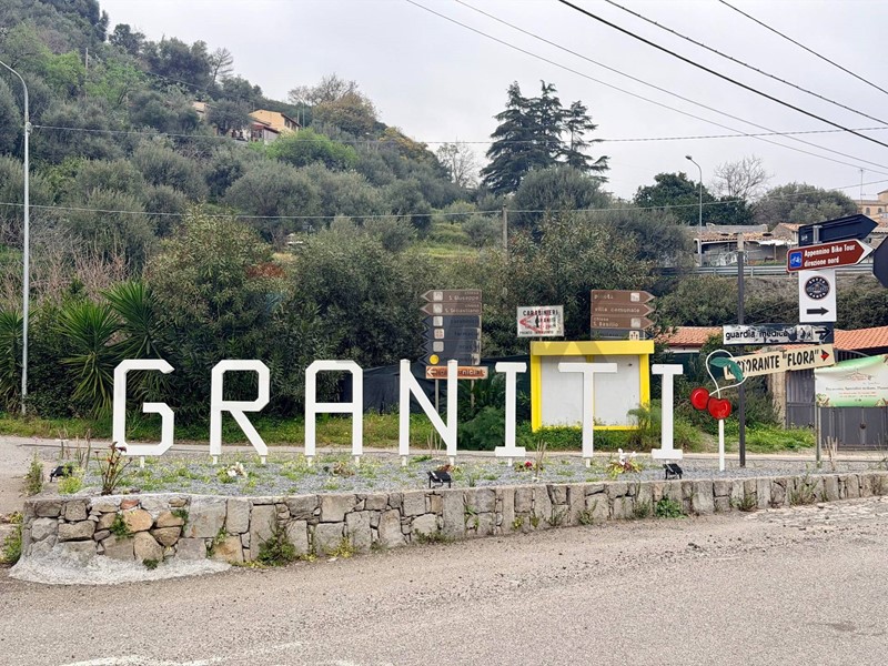 Appartamento in Vendita a Graniti, 40'000&euro;, 170 m²