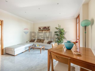 Trilocale in Vendita a Aci Sant'Antonio, 99'000&euro;, 110 m²