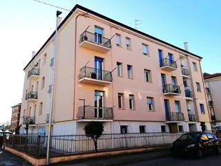 Trilocale in Vendita a Ferrara, 90'000&euro;, 54 m²