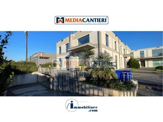 Appartamento in Vendita a San Giovanni Teatino, 1'450'000&euro;, 2300 m²