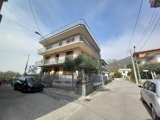 Quadrilocale in Vendita a Sirignano, 159'000&euro;, 180 m²