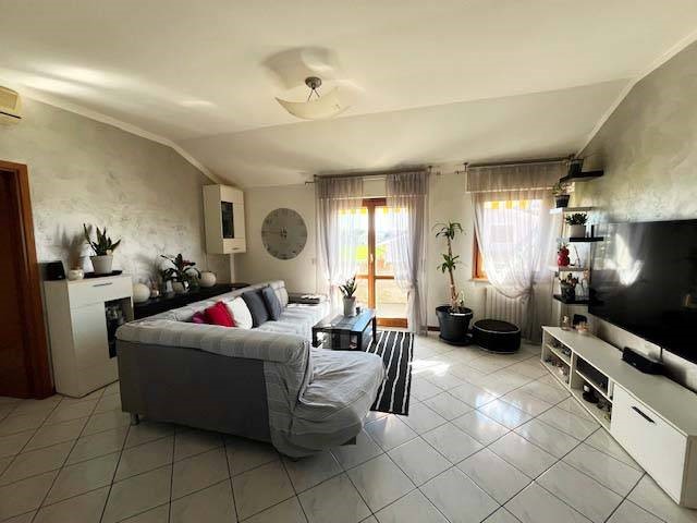 Quadrilocale in Vendita a Fano, 169'000&euro;, 91 m²