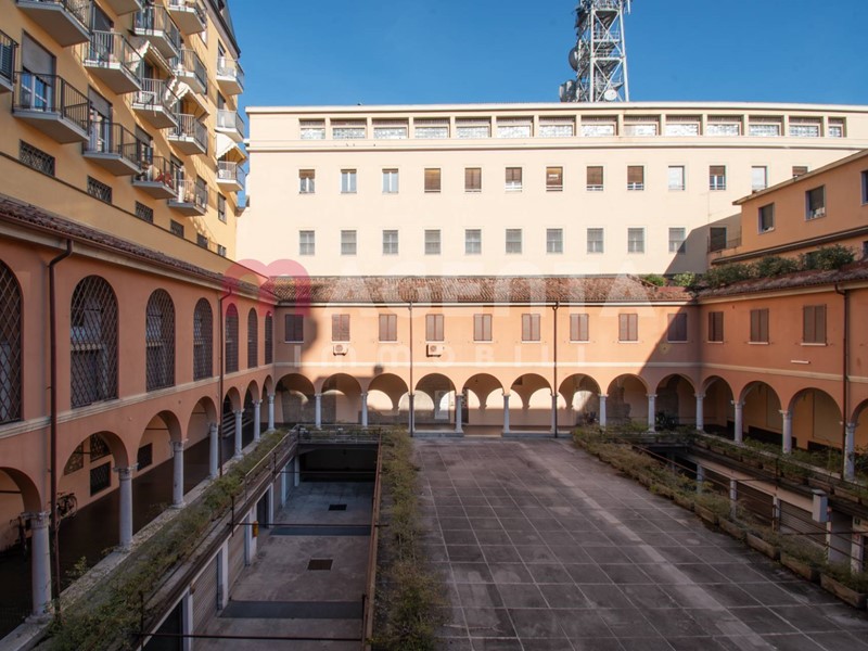 Trilocale in Vendita a Brescia, 210'000&euro;, 92 m²