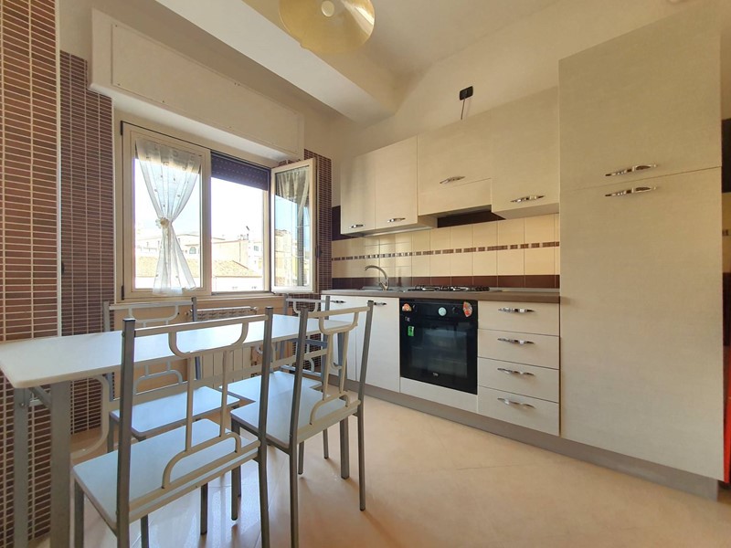 Trilocale in Affitto a Catanzaro, 450&euro;, 85 m²