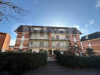 Quadrilocale in Vendita a Orte, 92'000&euro;, 143 m², con Box