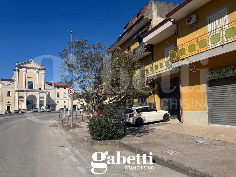Appartamento in Vendita a Capua, 88'000&euro;, 120 m², con Box