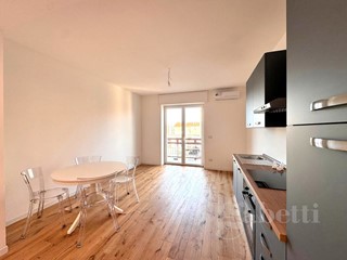 Trilocale in Affitto a Busto Arsizio, 1'100&euro;, 85 m², arredato