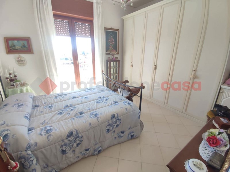 Trilocale in Vendita a Napoli, 118'000&euro;, 75 m²