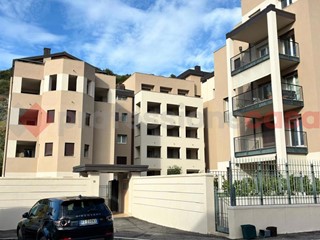 Appartamento in Vendita a Verona, 448'000&euro;, 120 m², con Box