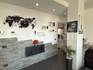 Trilocale in Vendita a Busto Arsizio, 239'000&euro;, 126 m², con Box