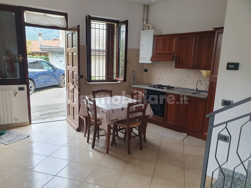 Bilocale in Affitto a Laveno Mombello, zona Mombello, 500&euro;, 50 m², arredato