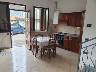 Bilocale in Affitto a Laveno Mombello, zona Mombello, 500&euro;, 50 m², arredato