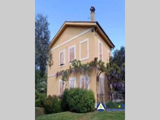 Quadrilocale in Vendita a Sutri, 309'522&euro;, 2000 m²