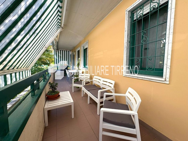 Trilocale in Vendita a Massa, zona Marina di Massa, 270'000&euro;, 70 m², arredato