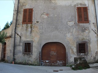 Trilocale in Vendita a Pescaglia, zona Fondagno, 16'762&euro;, 112 m², con Box