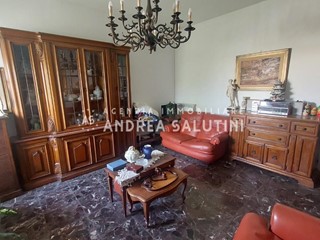 Appartamento in Vendita a Pontedera, 160'000&euro;, 105 m², arredato, con Box