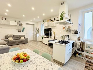 Appartamento in Vendita a Lucca, 495'000&euro;, 140 m², arredato