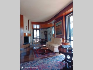 Appartamento in Vendita a Pontedera, 470'000&euro;, 250 m², con Box