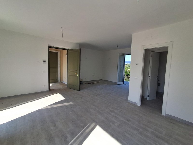 Appartamento in Vendita a Carrara, zona Fossone, 260'000&euro;, 99 m²
