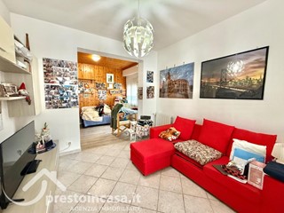 Bilocale in Vendita a Viareggio, zona Torre Del Lago Puccini, 149'000&euro;, 63 m², arredato