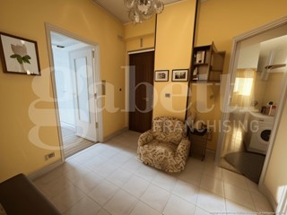 Bilocale in Vendita a Torino, 95'000&euro;, 70 m²