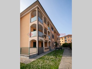 Bilocale in Vendita a Villa Cortese, 139'000&euro;, 65 m², con Box