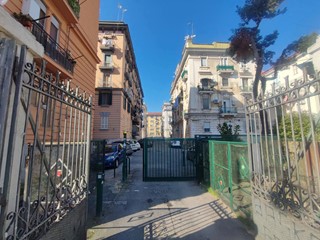 Bilocale in Vendita a Napoli, 169'000&euro;, 70 m²