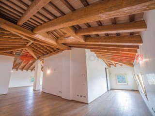 Attico in Vendita a Stra, 440'000&euro;, 200 m²