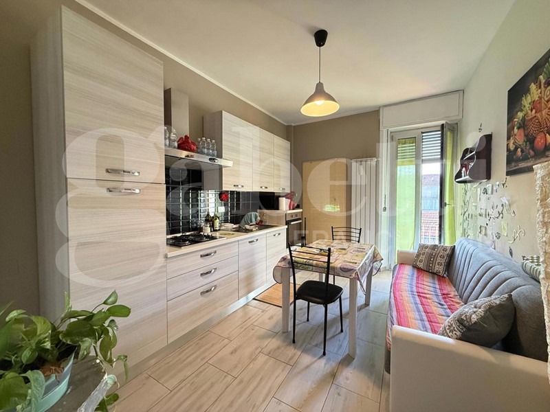 Bilocale in Vendita a Grugliasco, 95'000&euro;, 61 m²