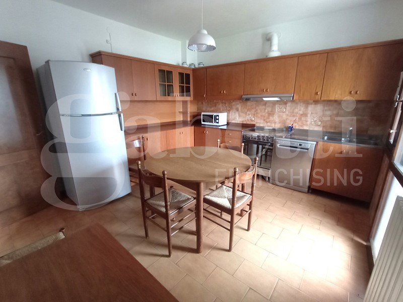 Appartamento in Vendita a Cona, 64'000&euro;, 100 m², arredato