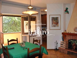 Appartamento in Vendita a Lucca, zona San Concordio Contrada, 220'000&euro;, 120 m², con Box