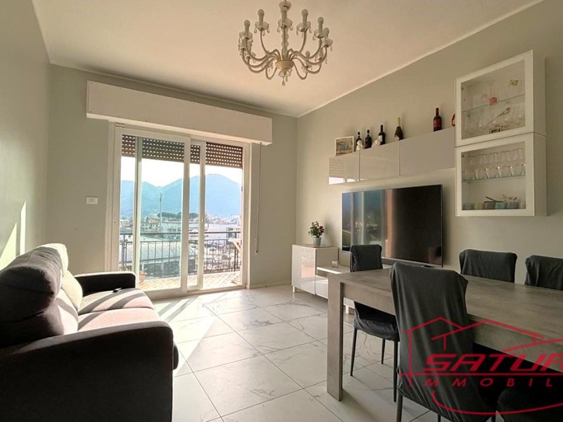 Quadrilocale in Vendita a Lucca, zona Sant'Anna, 230'000&euro;, 90 m², arredato