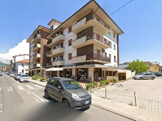 Appartamento in Vendita a Montecatini Terme, 75'000&euro;, 134 m², con Box