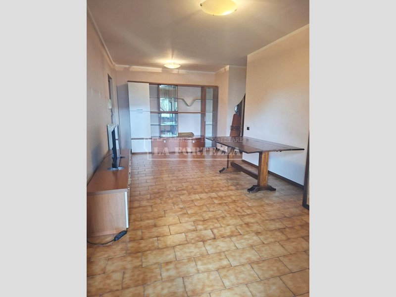 Appartamento in Vendita a Pisa, 249'000&euro;, 100 m², con Box