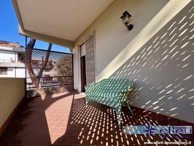 Appartamento in Vendita a Massa, zona Ronchi, 310'000&euro;, 90 m², arredato