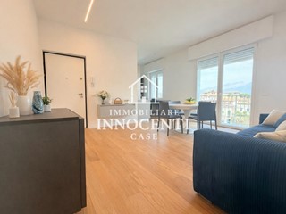 Quadrilocale in Vendita a Massa, zona Ronchi, 400'000&euro;, 84 m², arredato