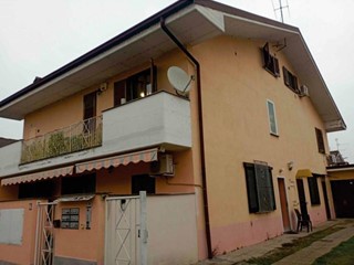 Appartamento in Vendita a Tromello, 47'625&euro;, 97 m², con Box