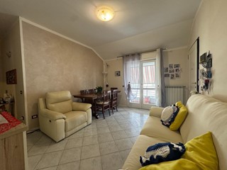 Appartamento in Vendita a Viareggio, zona Bicchio, 199'000&euro;, 80 m², arredato
