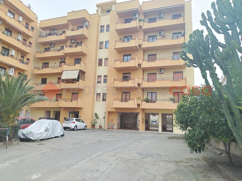 Quadrilocale in Vendita a Reggio Calabria, 110'000&euro;, 150 m²