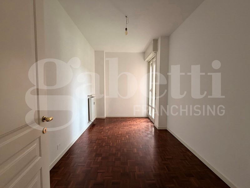 Quadrilocale in Vendita a Lecco, 430'000&euro;, 138 m², con Box