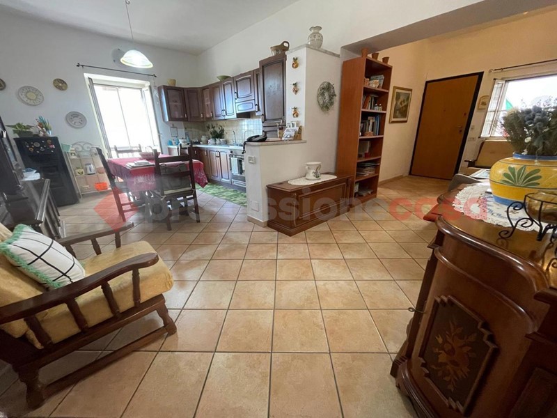 Trilocale in Vendita a Minturno, 95'000&euro;, 80 m², arredato