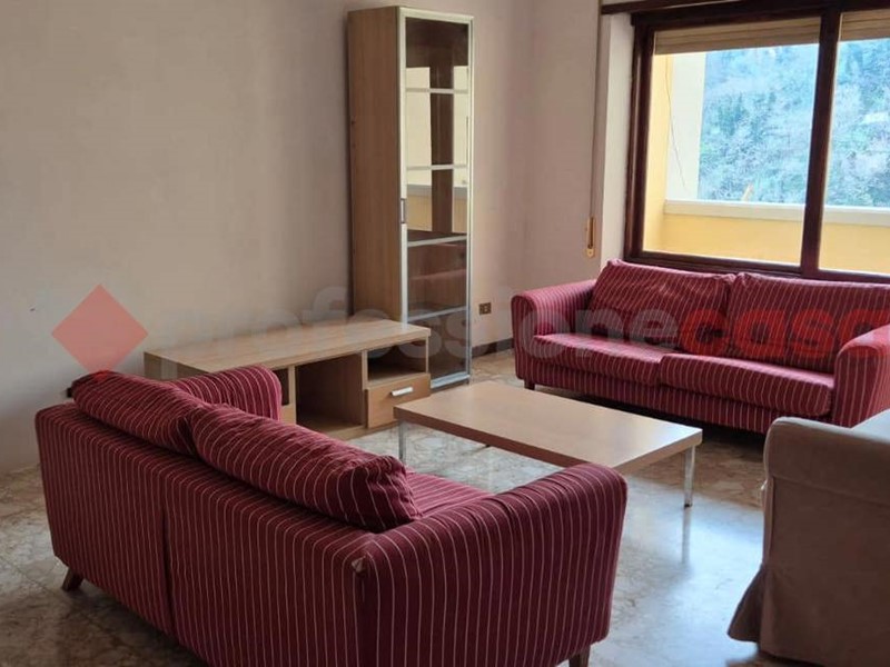 Trilocale in Affitto a Frosinone, 700&euro;, 100 m², arredato